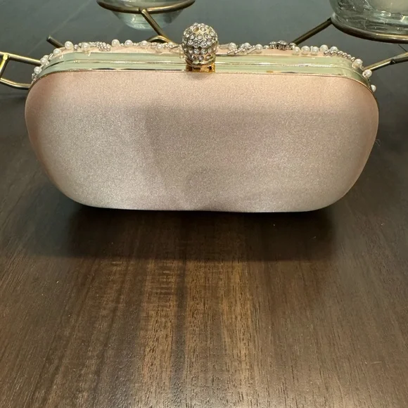 Embellished Floral Pearl Clutch - Picture 4 of 5